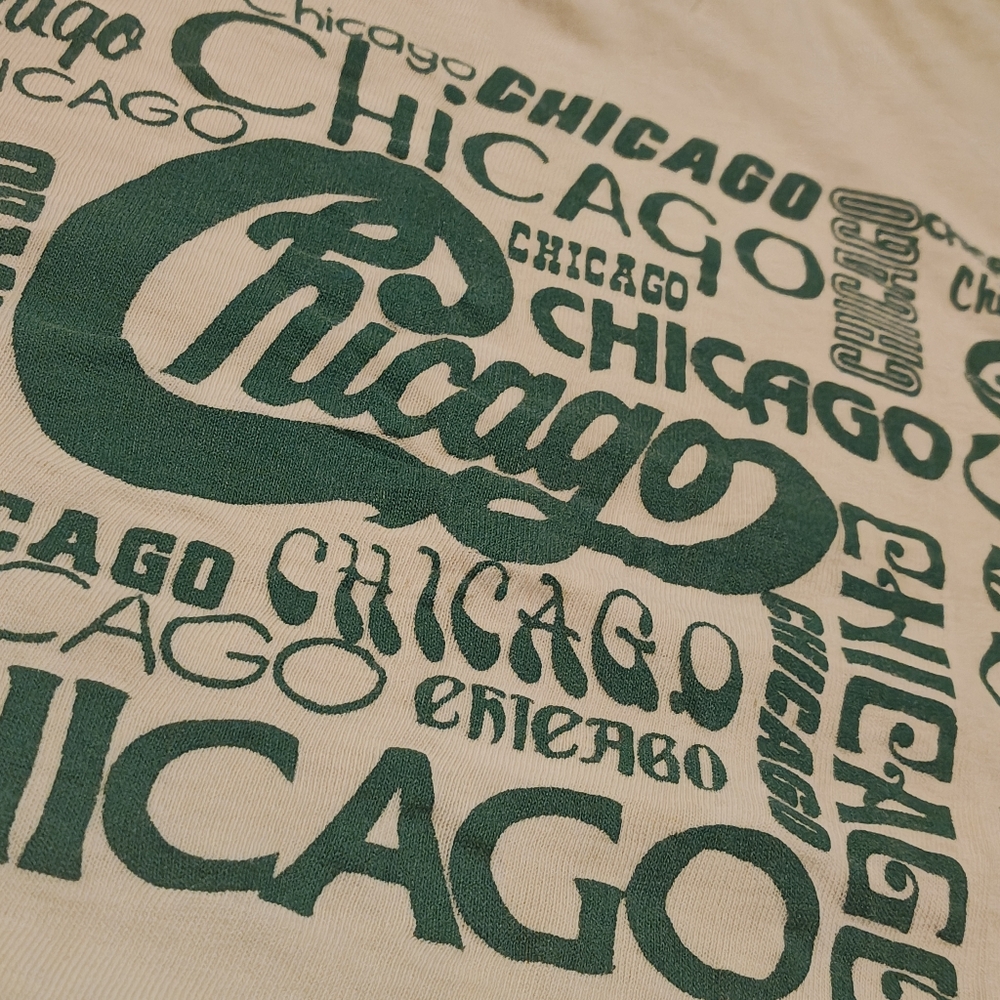 Vintage 80s Chicago Single Stitch Tee – Small – Soft Thin Cotton